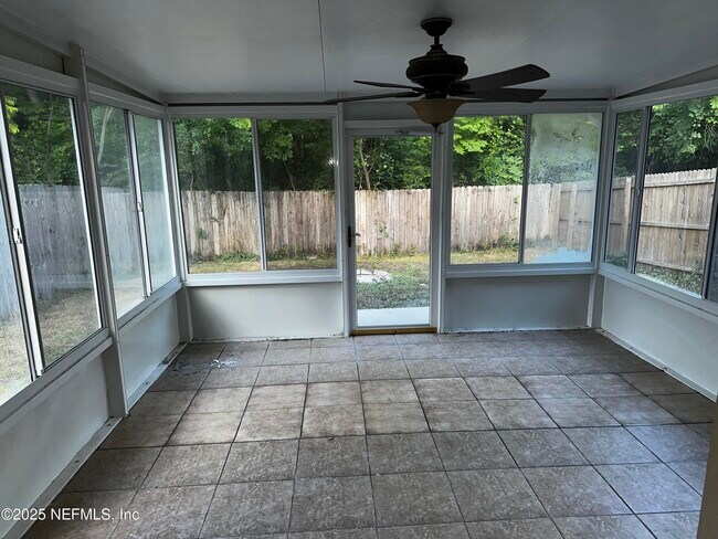 Building Photo - 11695 Tanager Dr