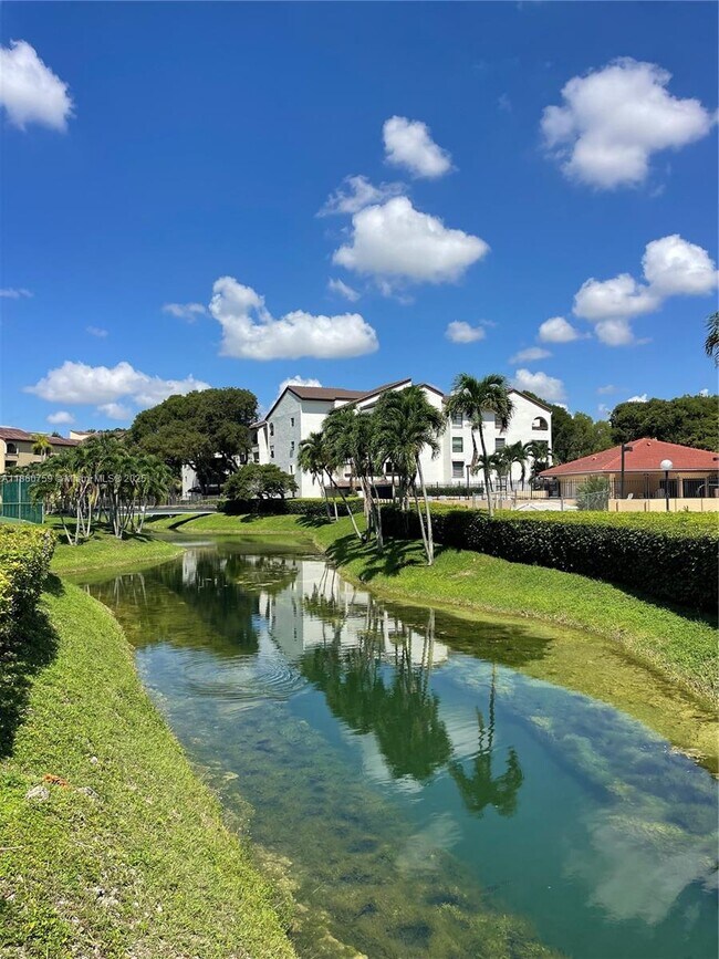 Building Photo - 9280 SW 123rd Ct