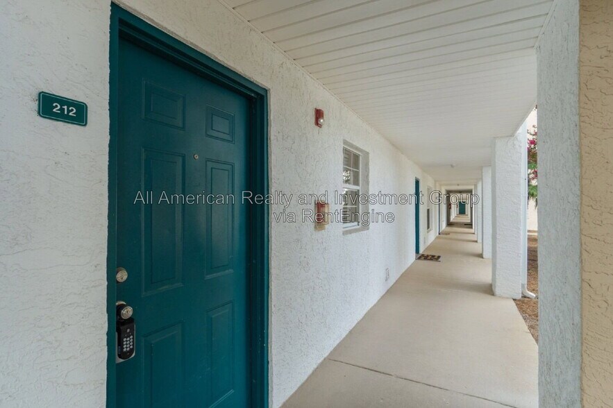 Building Photo - 4274 Calinda Ln