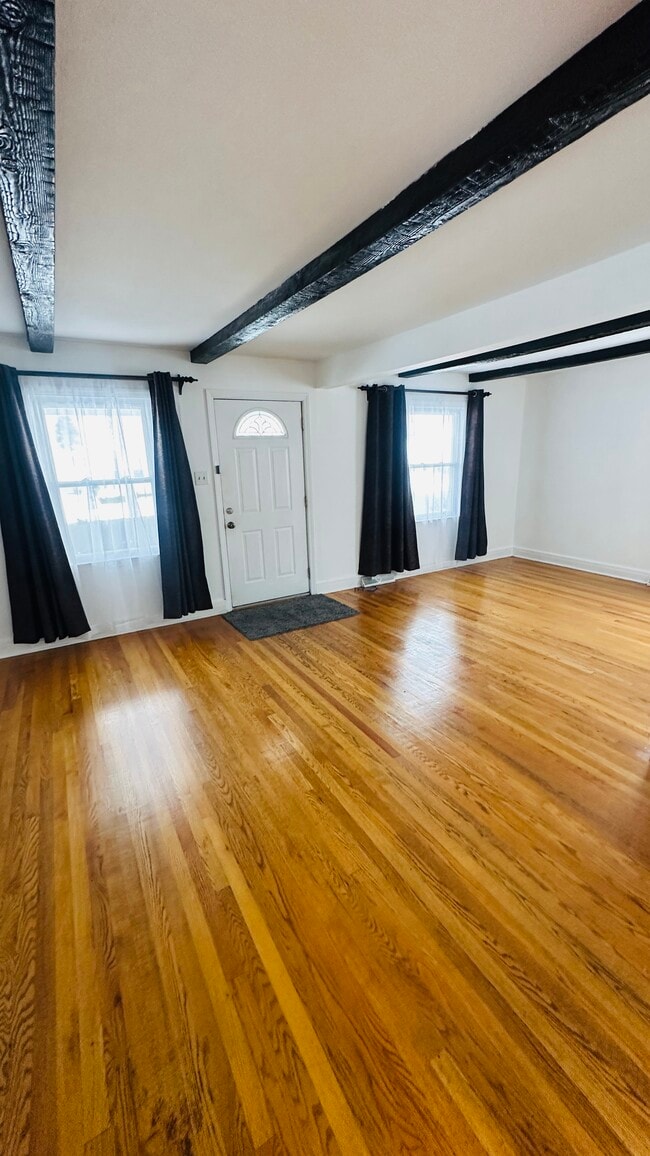 Building Photo - 19 Elmhurst Ave