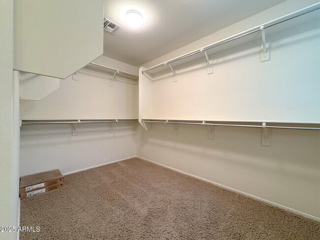 Building Photo - 5424 W Hobby Horse Dr