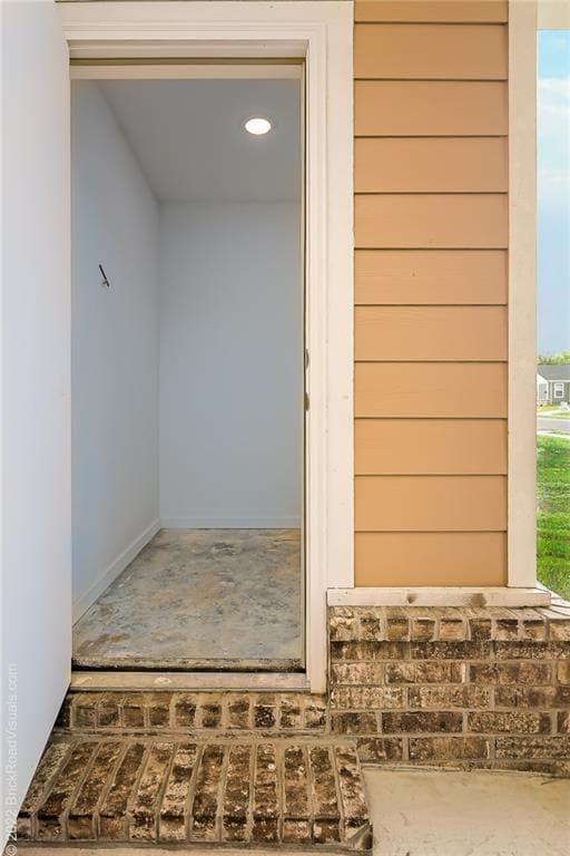 Building Photo - 5772 Holdcroft Dr