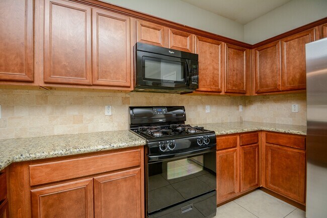 Building Photo - 16102 Limestone Lake Dr