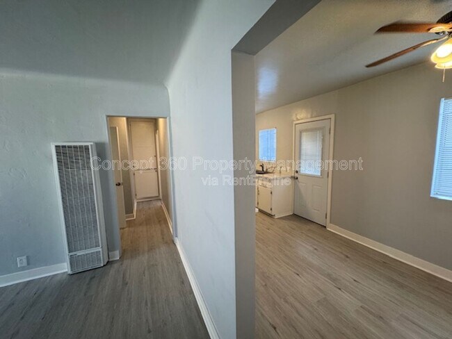 Building Photo - 1834 Cedar Ave