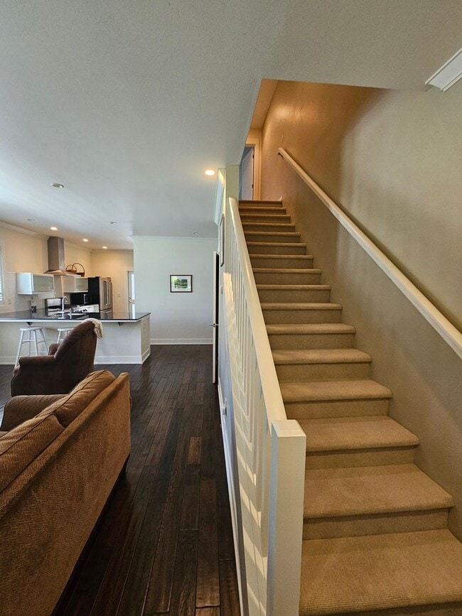 Building Photo - MOVE IN SPECIAL! 1/2 OFF FIRST MONTH'S REN...