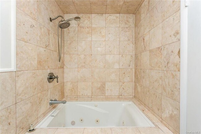 Building Photo - 2 Merion Dr