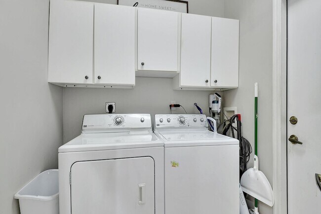 Building Photo - 11723 Water Bend Ct