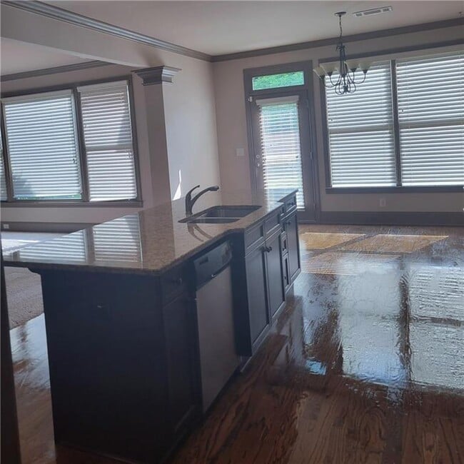 Building Photo - 5230 Habersham Hills Dr