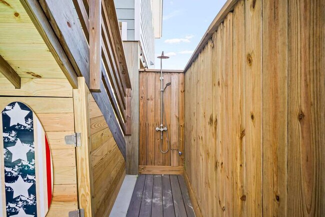 Building Photo - 5497 TX-361