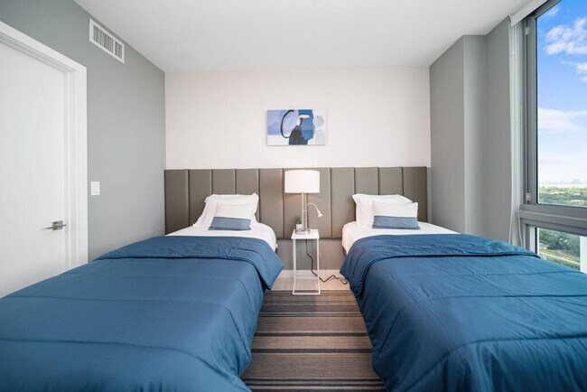 Building Photo - 3886 Biscayne Blvd