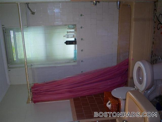 Building Photo - 107 Gordon St