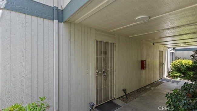 Building Photo - 10500 Sunland Blvd