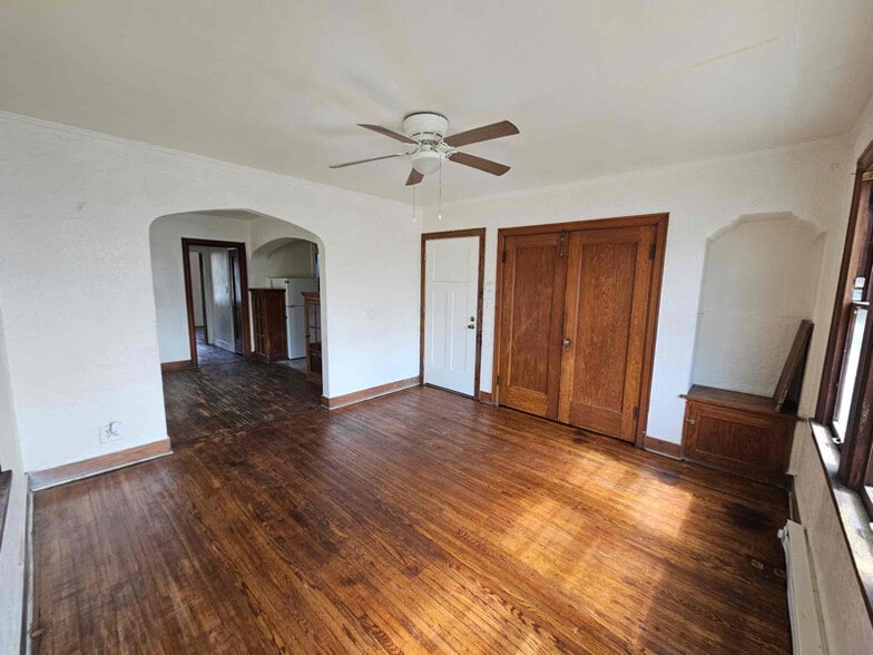 Building Photo - 511 West Elizabeth Street