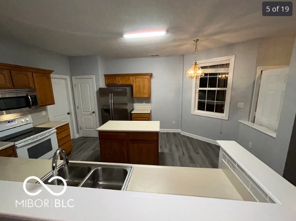 Building Photo - 5548 James Blair Dr