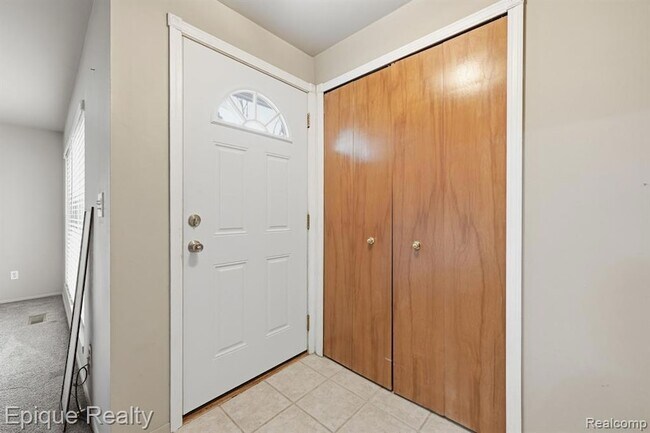 Building Photo - 29792 City Center Dr