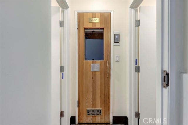 Building Photo - 1131 Alta Loma Rd