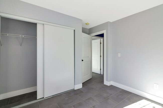 Building Photo - 2518 N McCarran St