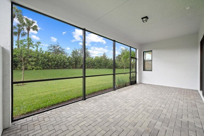 Building Photo - 5546 St Armands Way