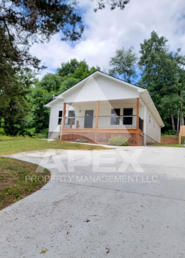 Building Photo - Recently Built 3Bd - 2 Ba Single Family Ho...