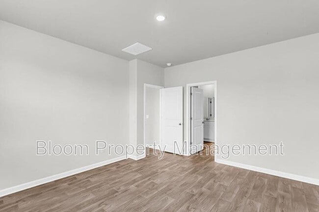 Building Photo - 151 Morning Vw Wy