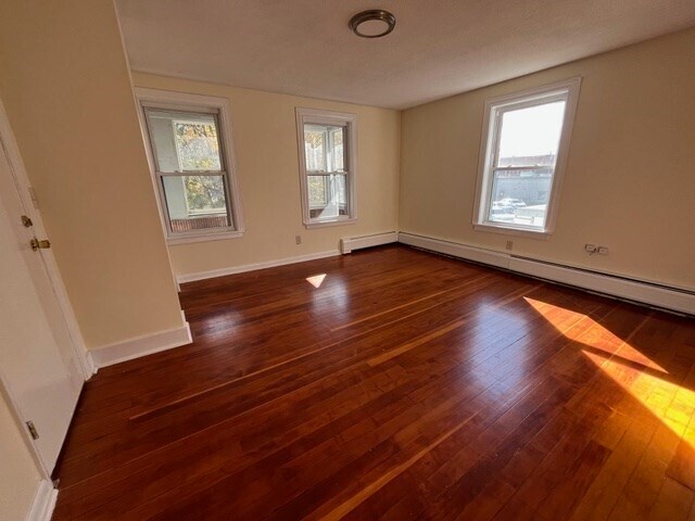 Building Photo - 11 Union St