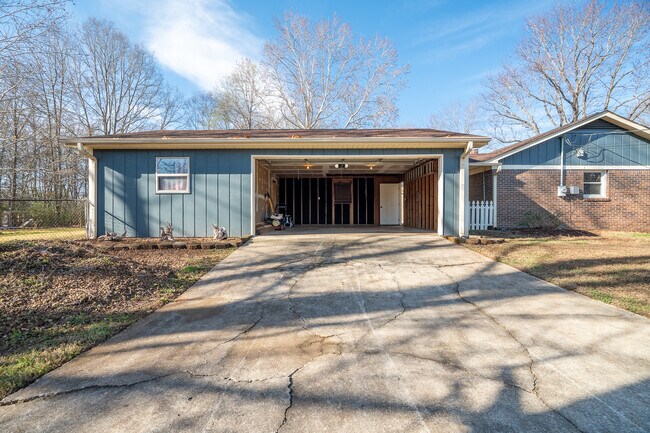 Building Photo - 110 Peabody Rd