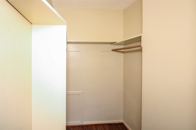Building Photo - 306 Virginia Dr