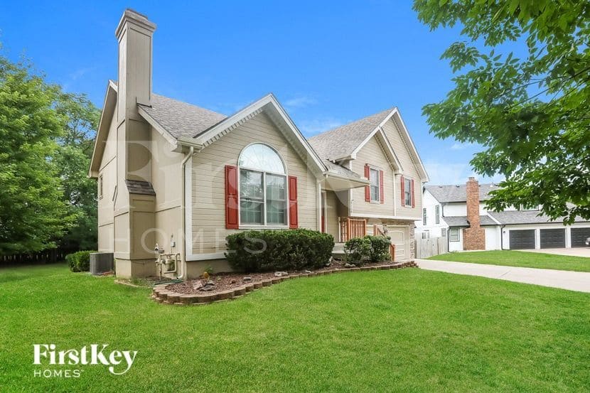 Building Photo - 8236 N Hope Ave