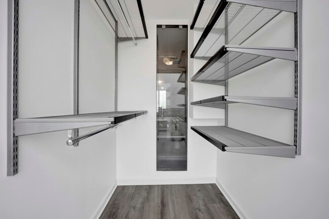 Building Photo - 330 W Diversey Pkwy