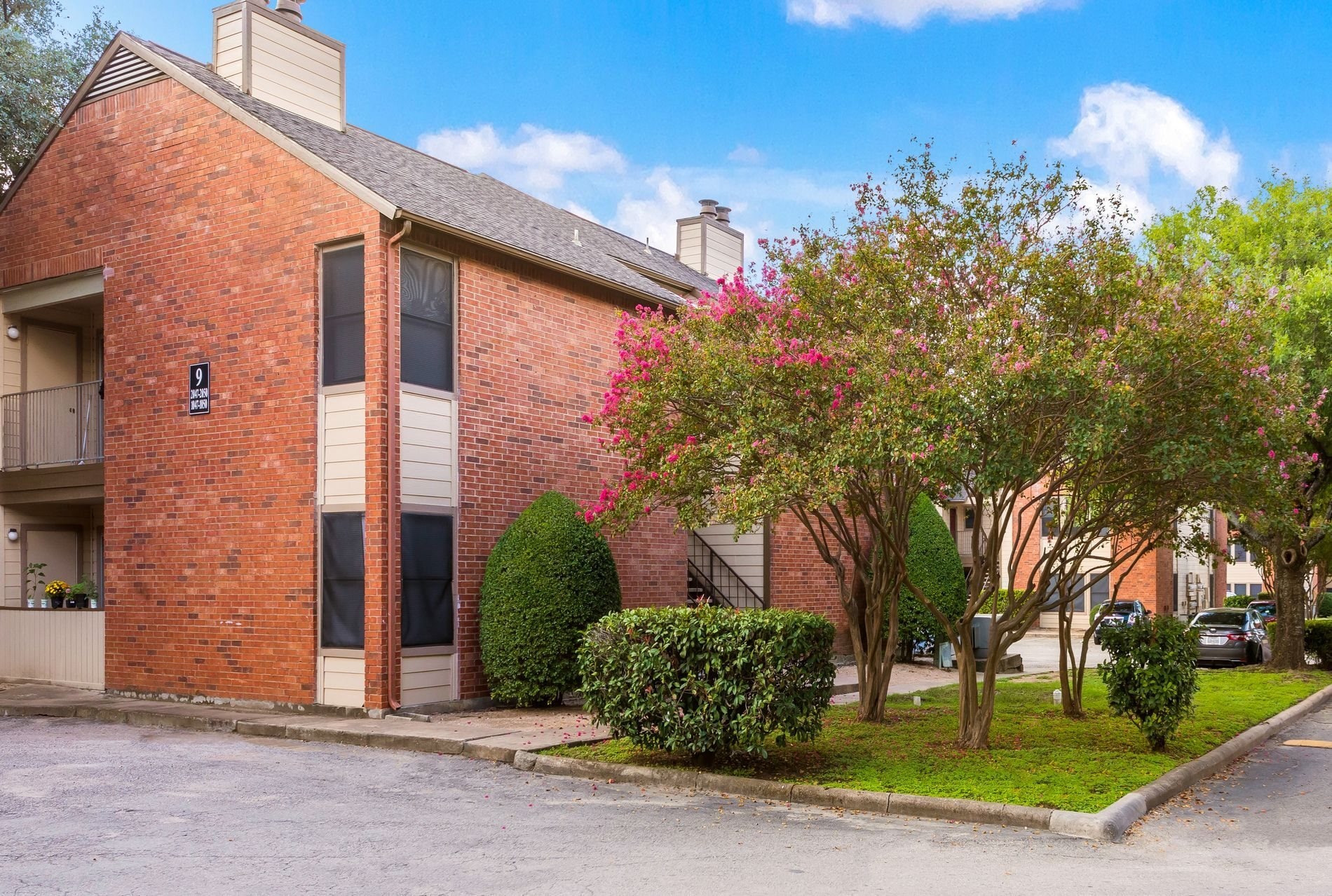 Building Photo - 701 W Longspur Blvd