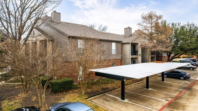 Building Photo - 2301 Pebble Vale Dr