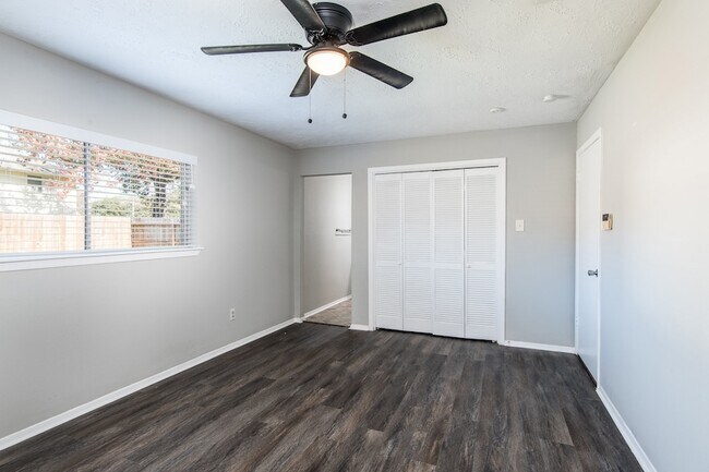 Building Photo - 16210 Cypress Point Dr