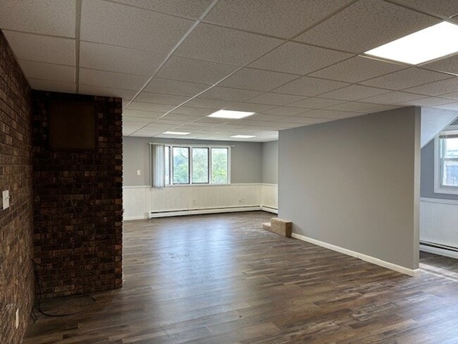 Building Photo - 502 2nd St