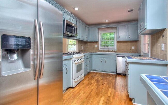 Building Photo - 2067 Brockett Rd