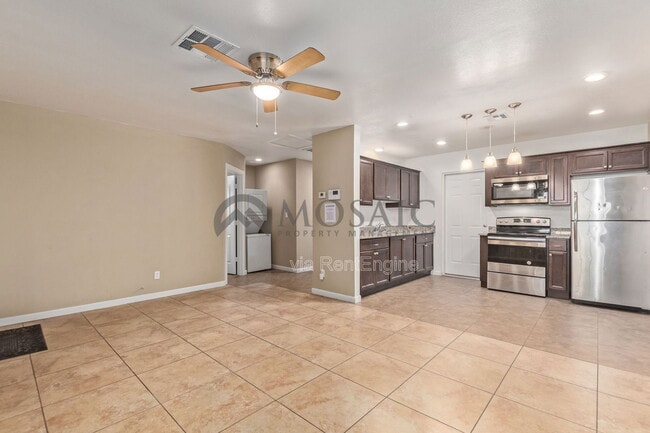 Building Photo - 4624 S 19th Ave