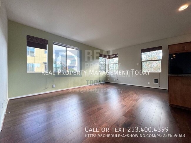 Building Photo - 303 Chelan Ave NE