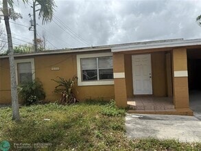 Building Photo - 2800 NW 6th Ct
