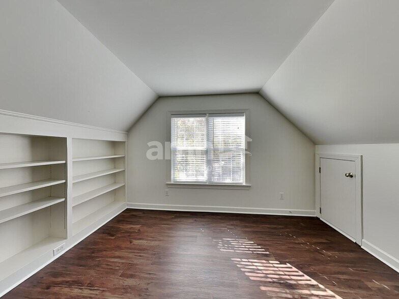 Building Photo - 6111 Creft Cir