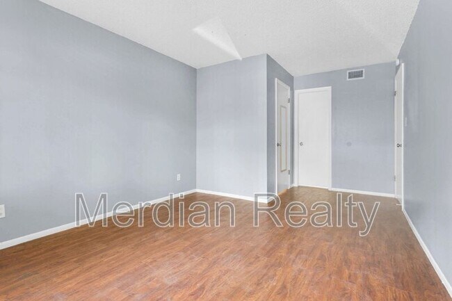 Building Photo - 163 Springwood Cir