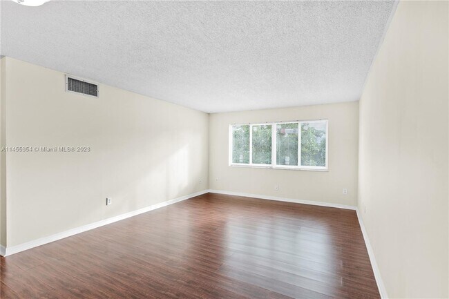 Building Photo - 14840 Naranja Lakes Blvd