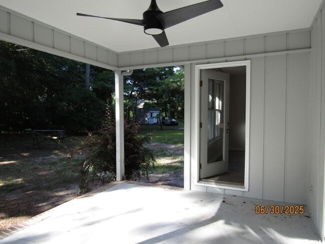 Building Photo - 804 Townsend Rd