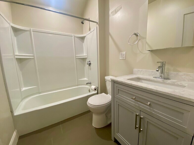 Building Photo - 96 Willis Ave