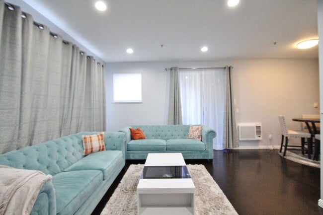 Building Photo - $2,890- GORGEOUS TWO BEDROOM CONDO IN CENTRAL FREMONT BLOCKS FROM BART