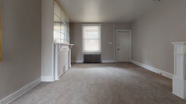 Building Photo - Three Bedroom Home Near Carroll Park