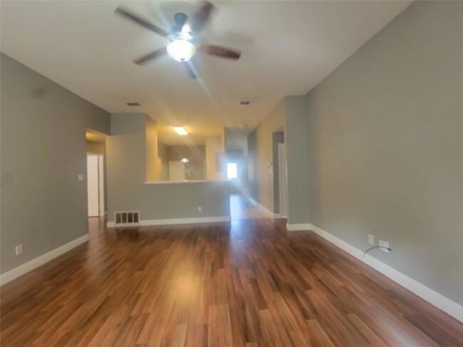 Building Photo - 829 Beaver Creek Dr