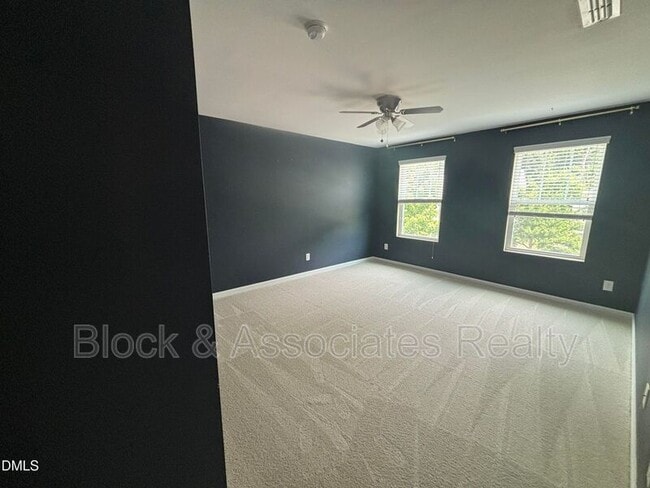 Building Photo - 4 White Spruce Ct