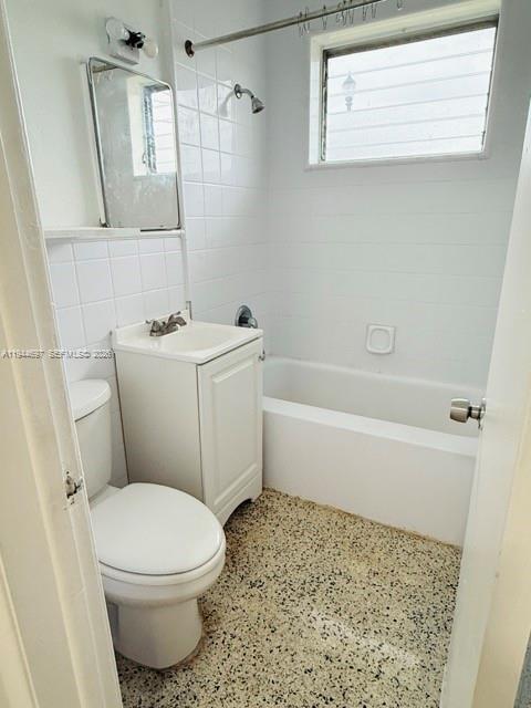 Building Photo - 1640 NE 127th St