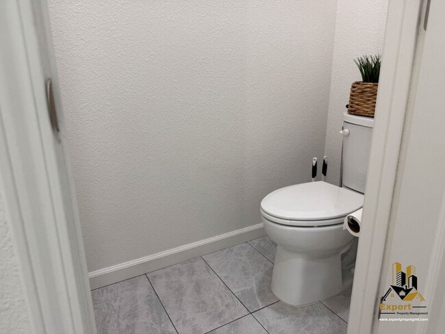 Building Photo - 160 Hermosa Ct