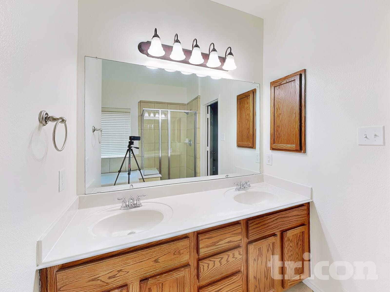 Building Photo - 5805 Paloma Blanca Dr