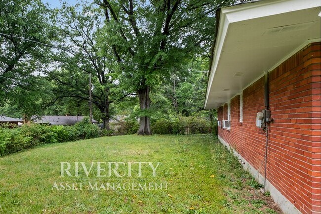 Building Photo - 1381 Laudeen Dr